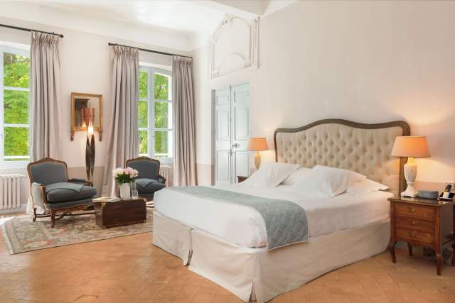 Hostellerie de l’Abbaye de la Celle - Hôtel 5 étoiles Var - junior suite Garcende
