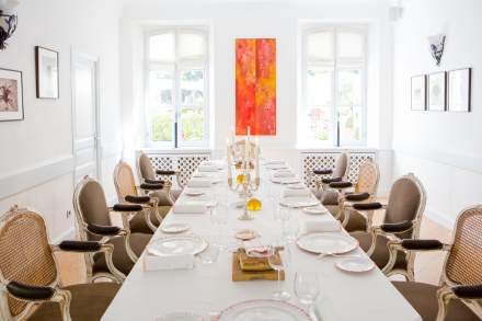 Hostellerie de l’Abbaye de la Celle - Hôtel 5 étoiles Var - Salle blanche